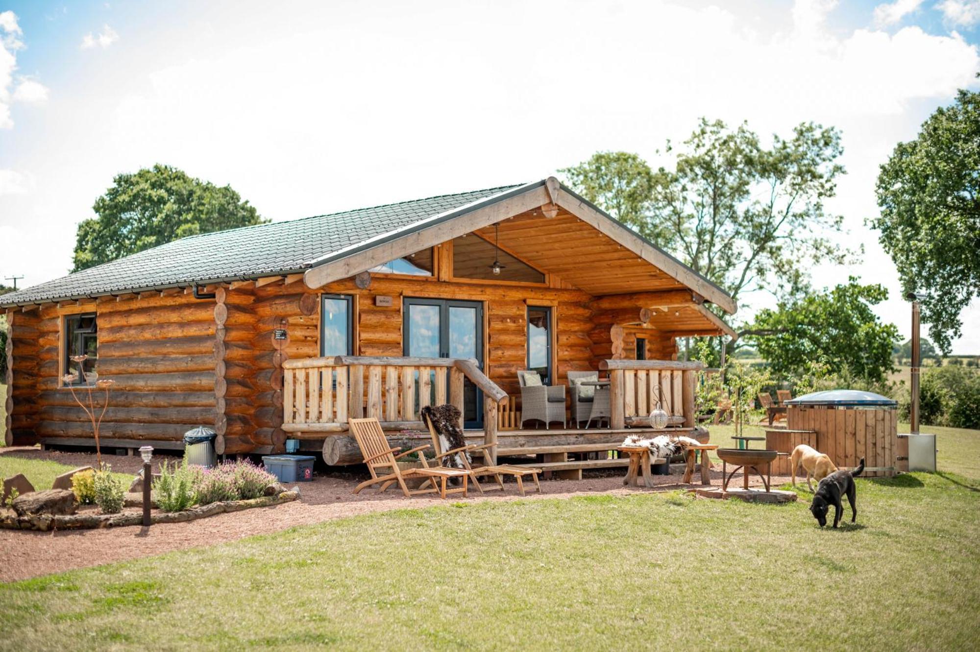 Rowan - Tedstone Log Cabins Bromyard Exterior photo