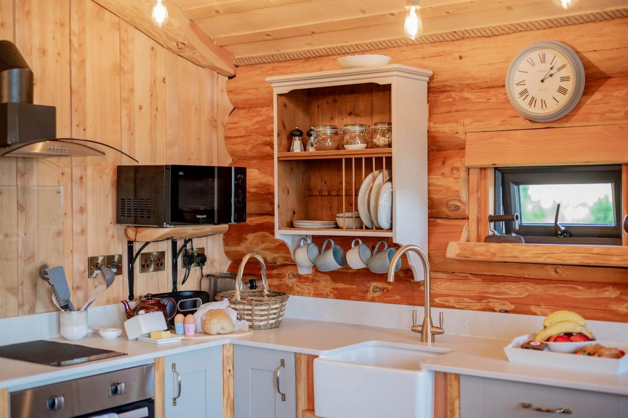 Rowan - Tedstone Log Cabins Bromyard Exterior photo