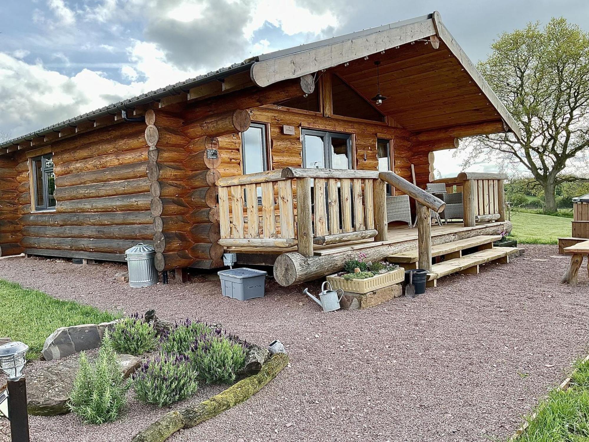 Rowan - Tedstone Log Cabins Bromyard Exterior photo