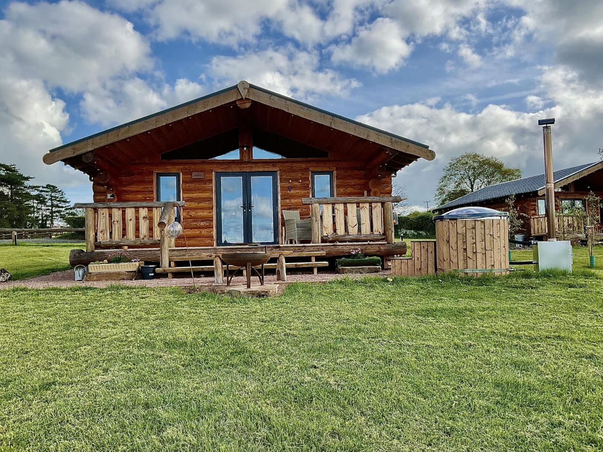 Rowan - Tedstone Log Cabins Bromyard Exterior photo